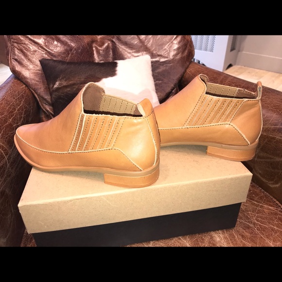 Kelsi Dagger Leather Arole Bootie - Picture 2 of 5